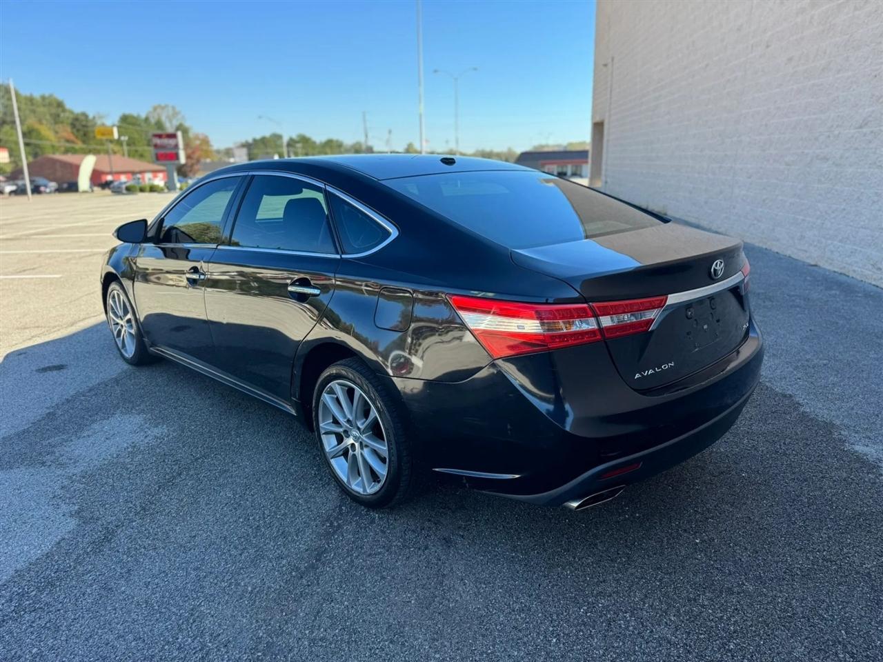 Toyota Avalon 4dr Sdn XLE Premium (Natl) 2014