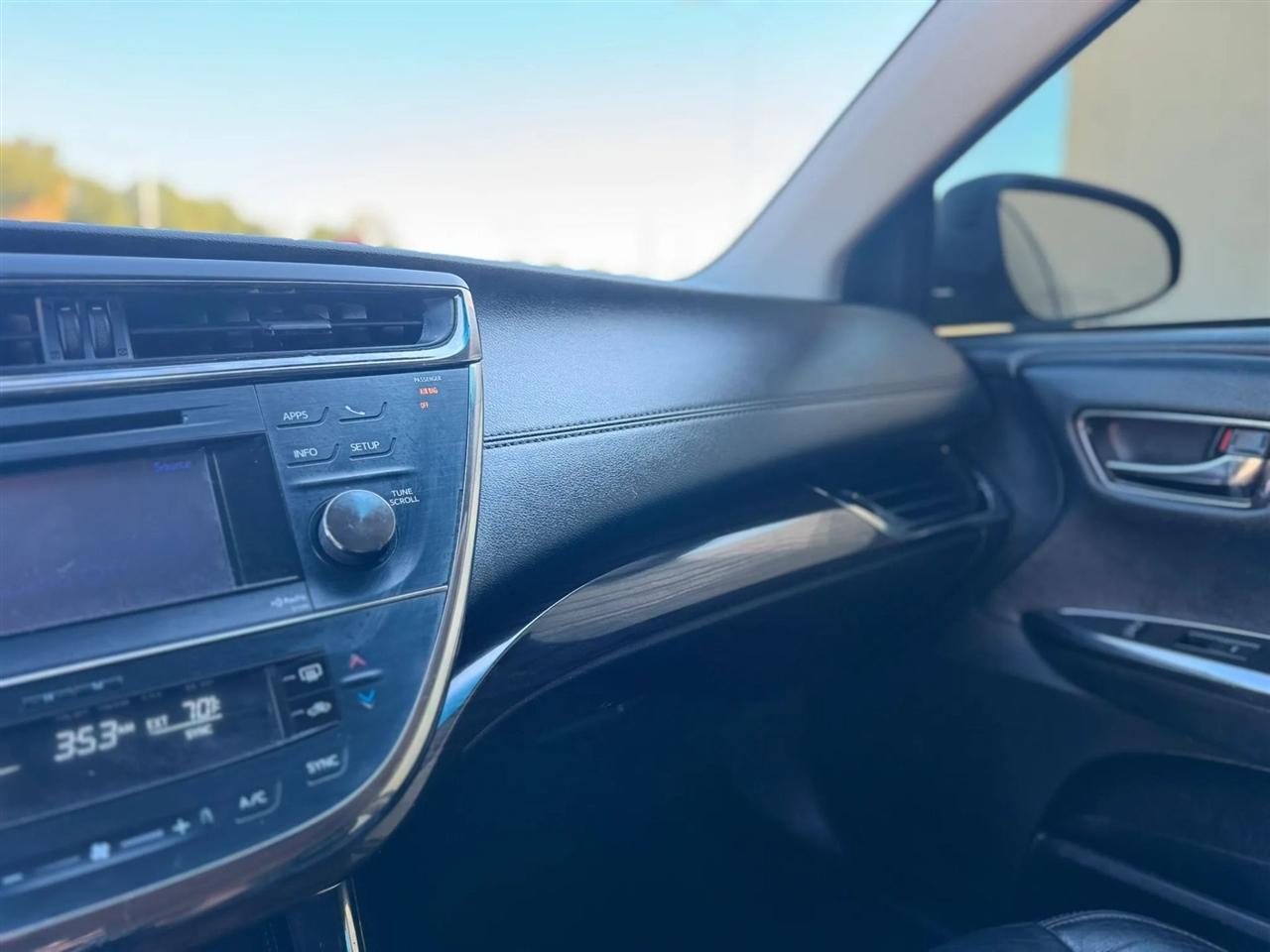 Toyota Avalon 4dr Sdn XLE Premium (Natl) 2014