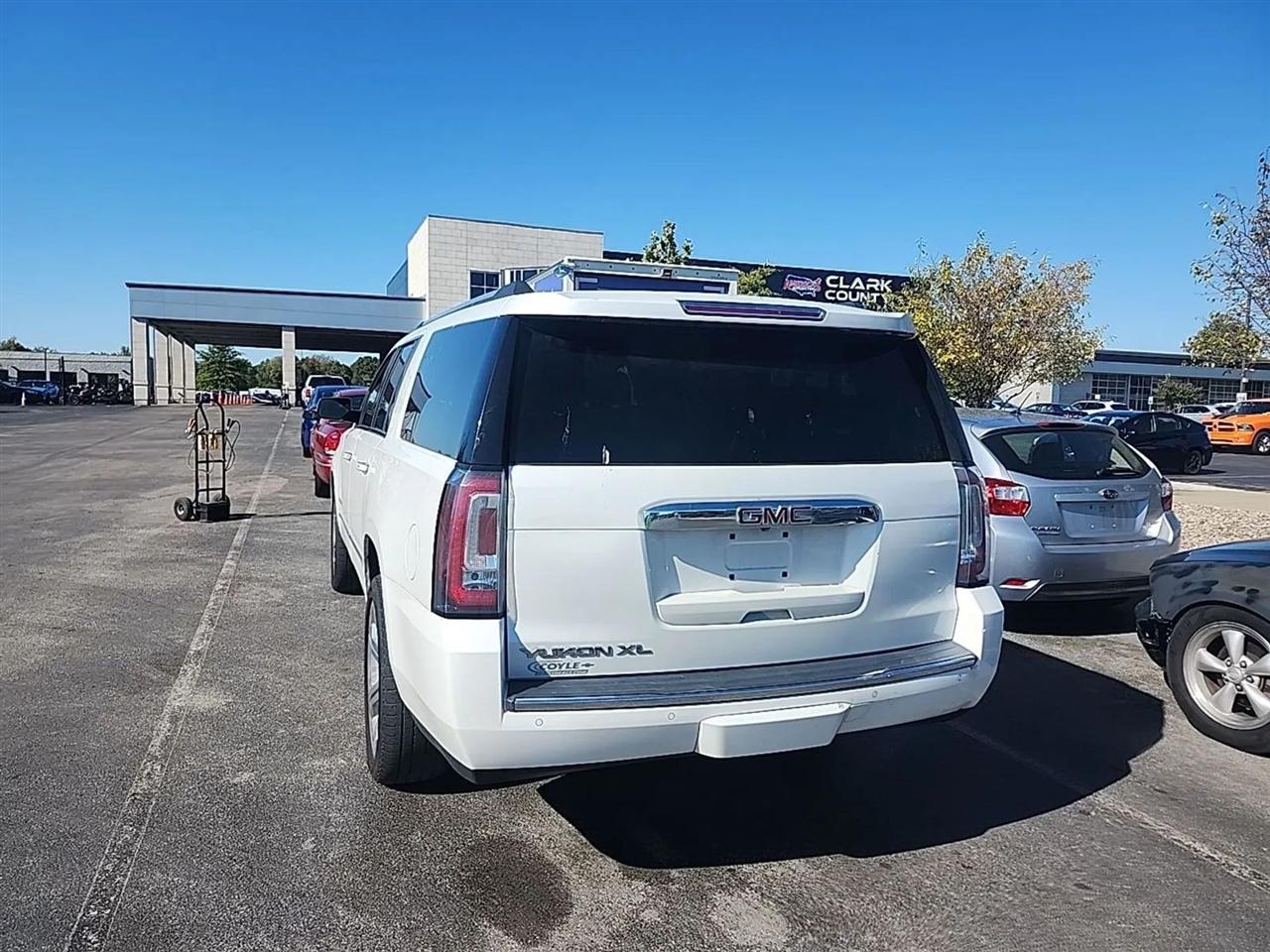 GMC Yukon XL 4WD 4dr Denali 2016
