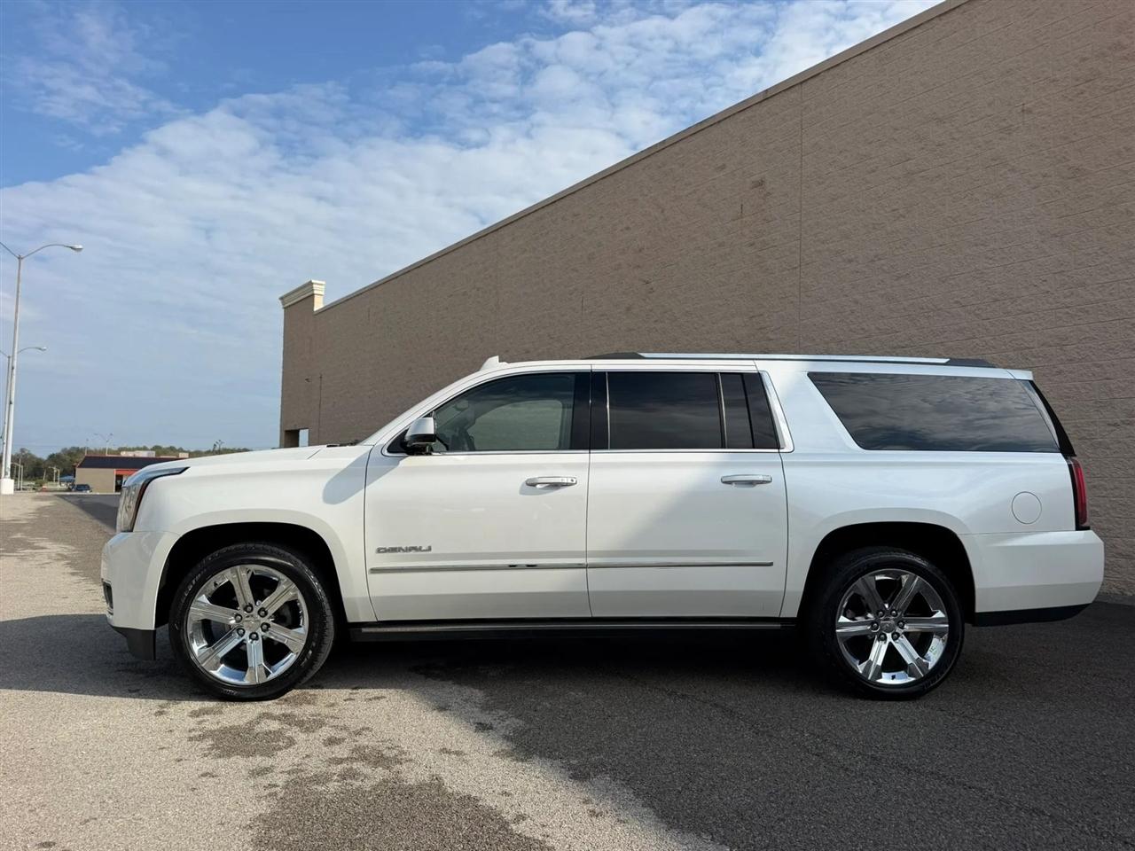 GMC Yukon XL 4WD 4dr Denali 2016