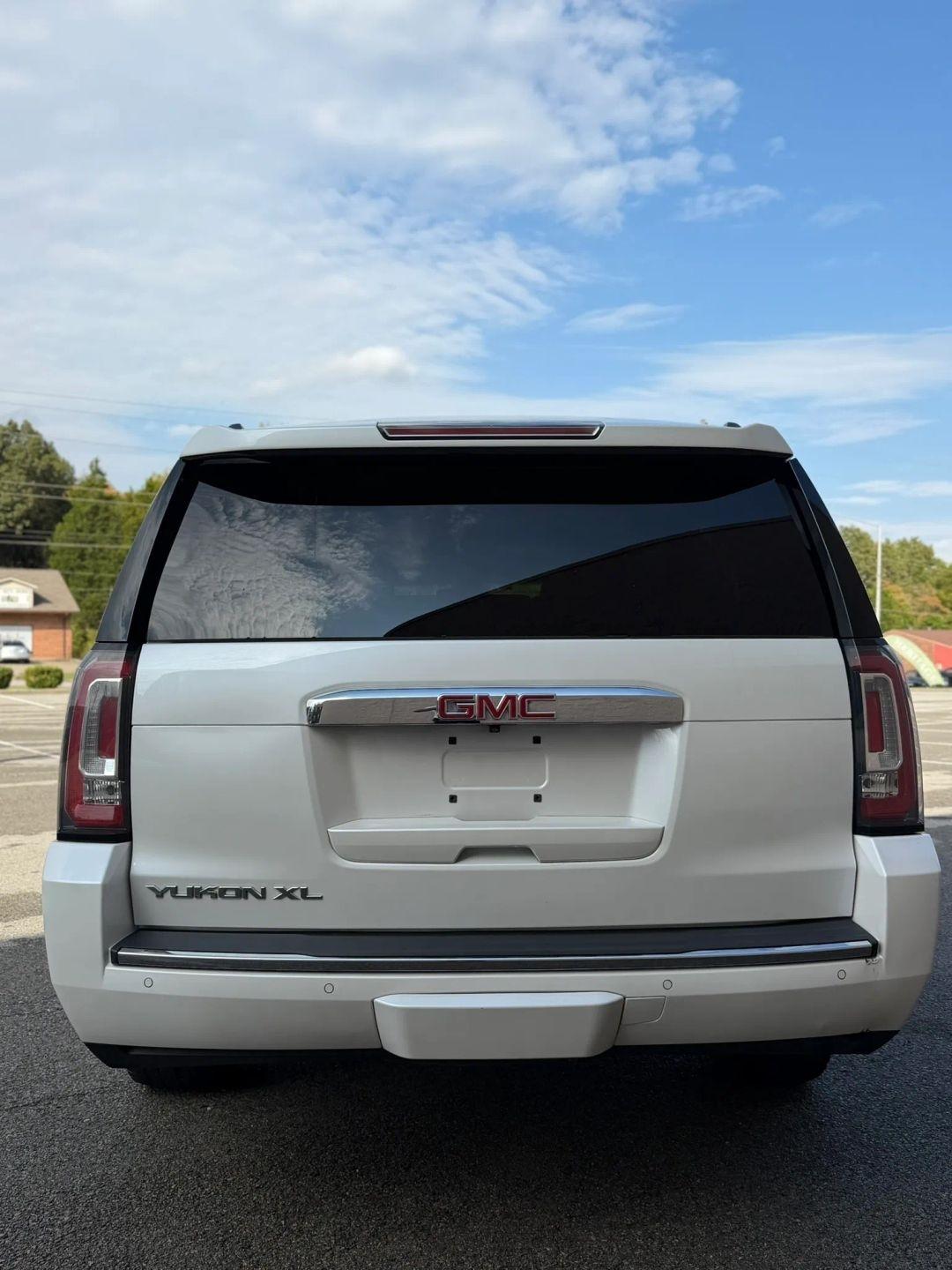 GMC Yukon XL 4WD 4dr Denali 2016