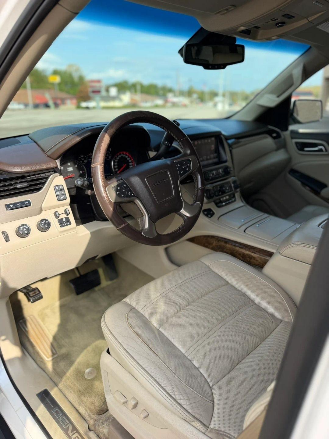 GMC Yukon XL 4WD 4dr Denali 2016