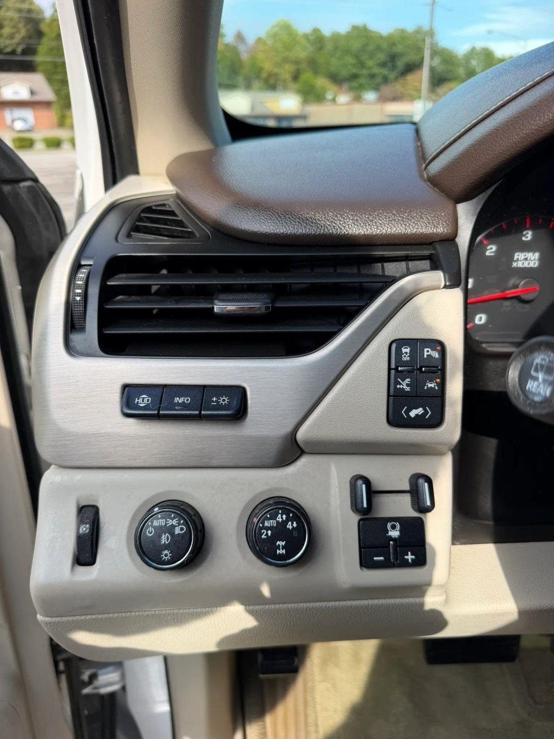 GMC Yukon XL 4WD 4dr Denali 2016