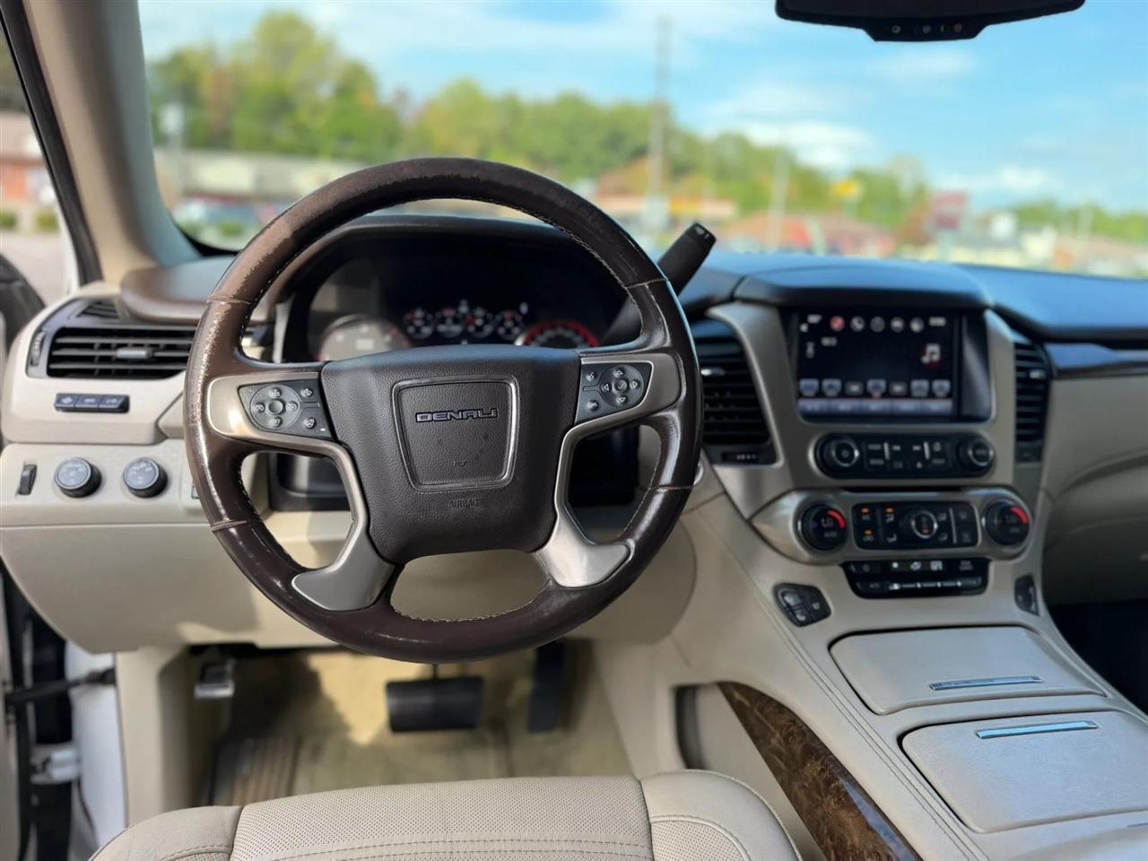 GMC Yukon XL 4WD 4dr Denali 2016