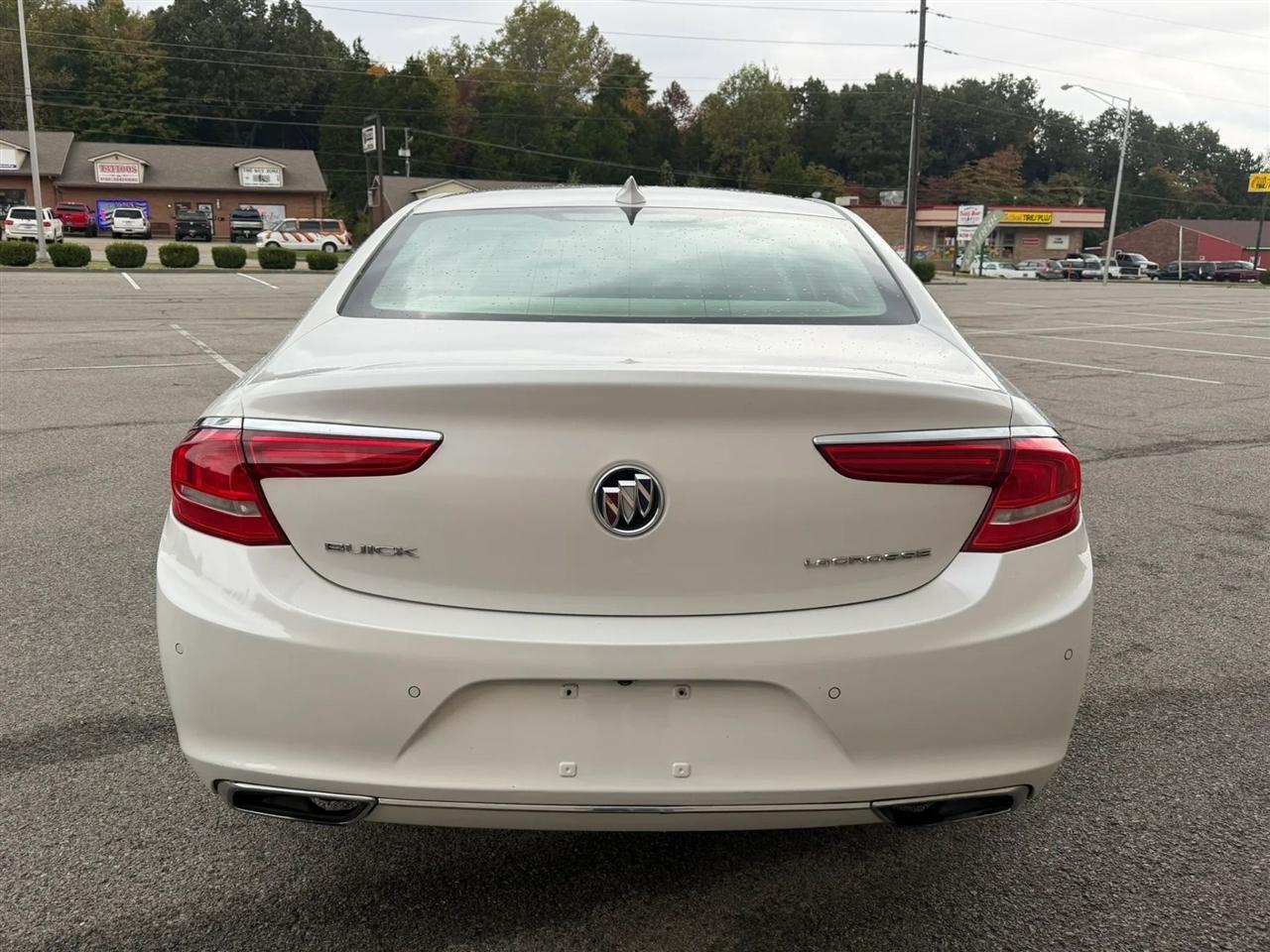 Buick LaCrosse 4dr Sdn Premium FWD 2017