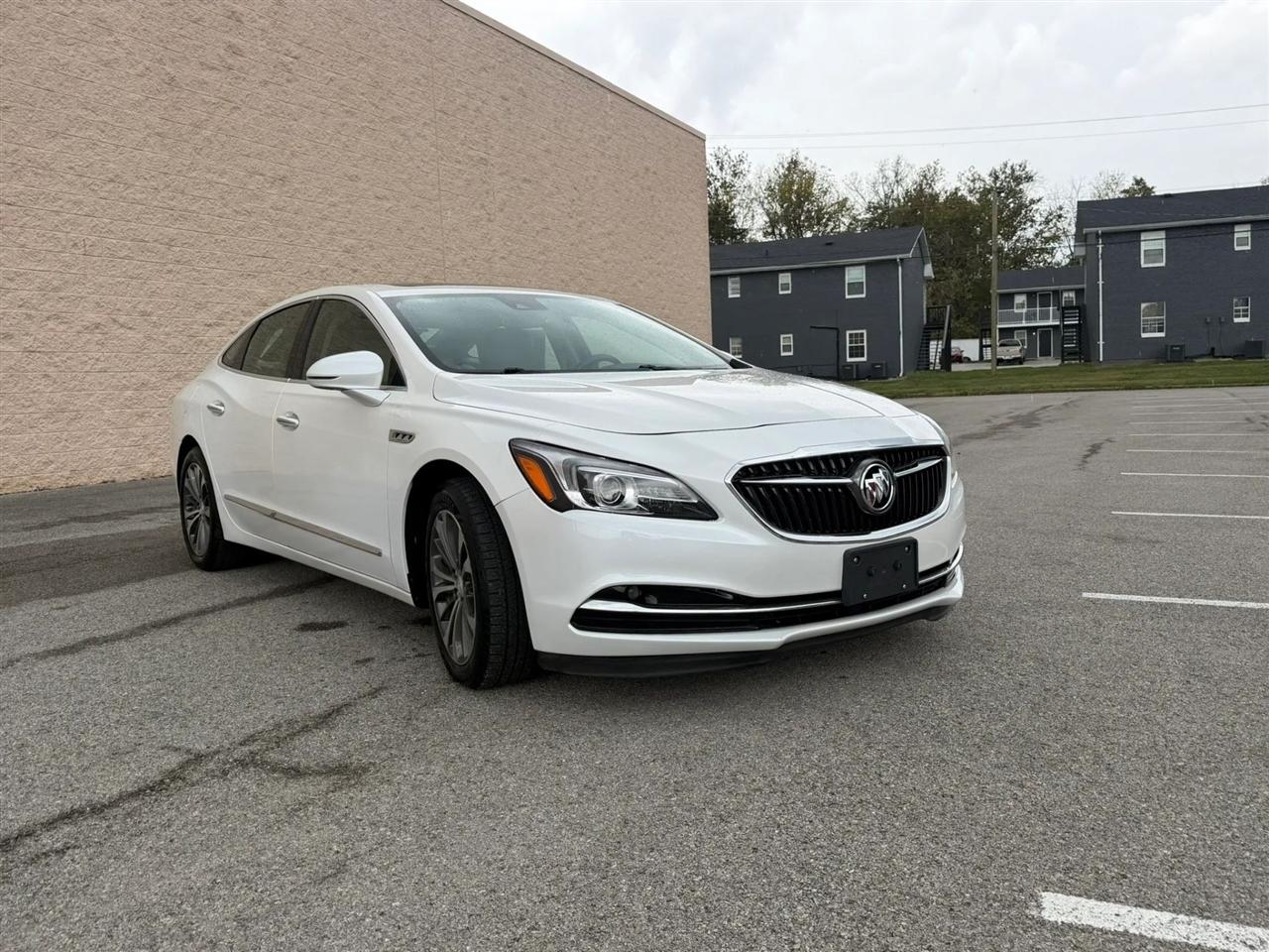 Buick LaCrosse 4dr Sdn Premium FWD 2017