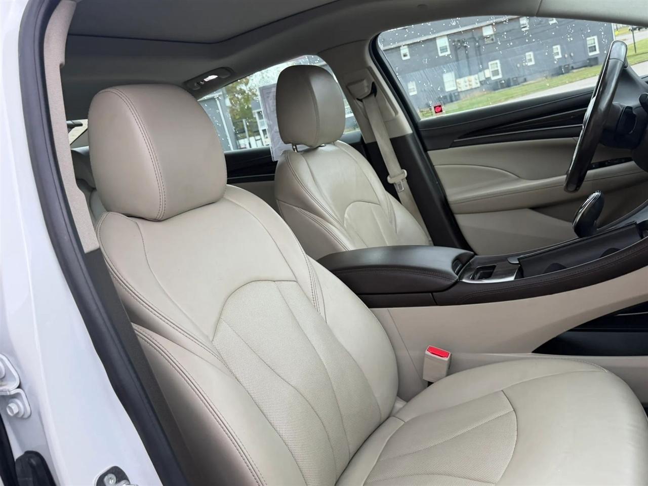 Buick LaCrosse 4dr Sdn Premium FWD 2017