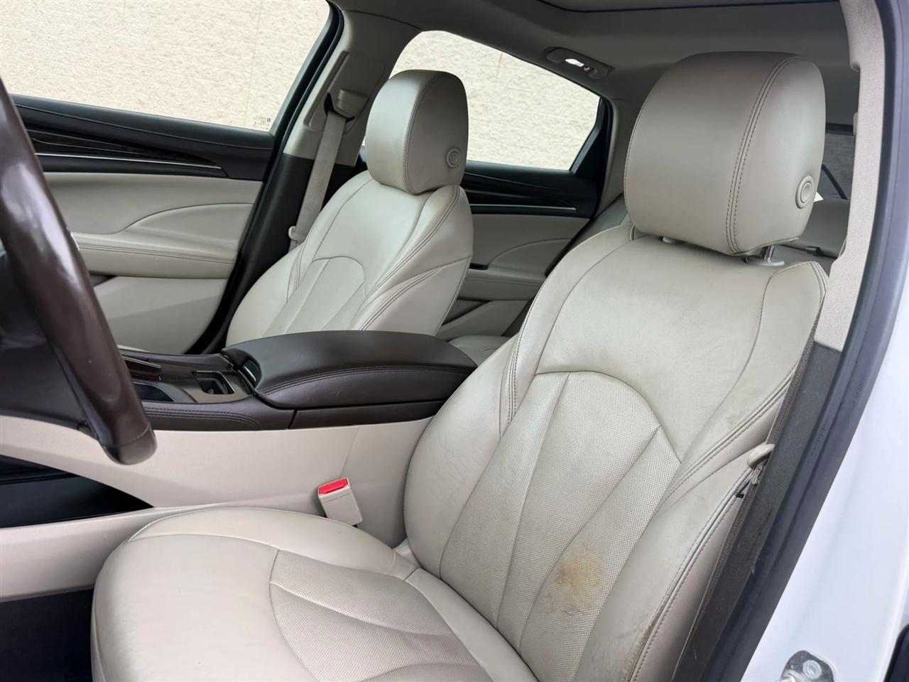 Buick LaCrosse 4dr Sdn Premium FWD 2017