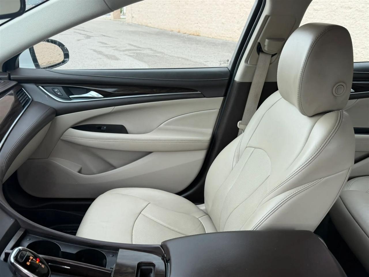 Buick LaCrosse 4dr Sdn Premium FWD 2017