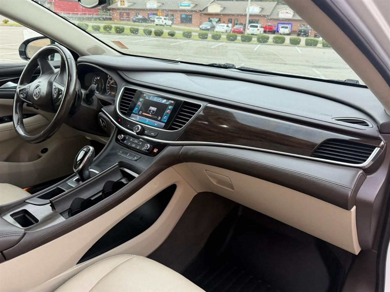 Buick LaCrosse 4dr Sdn Premium FWD 2017