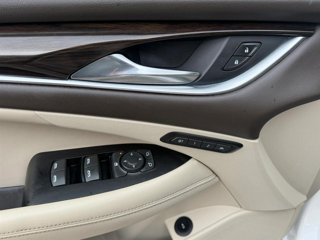 Buick LaCrosse 4dr Sdn Premium FWD 2017
