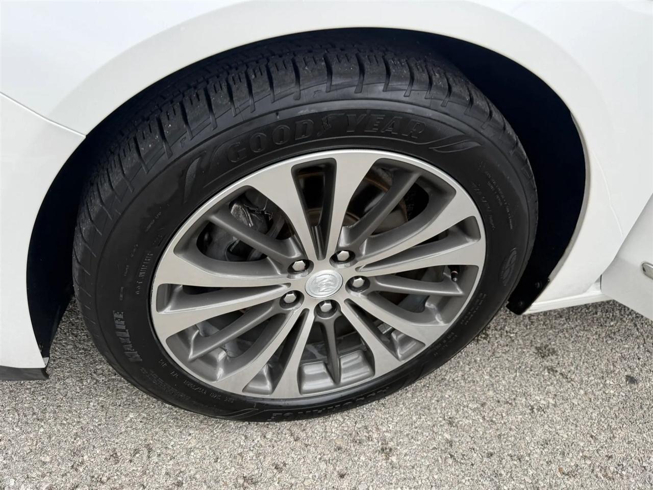 Buick LaCrosse 4dr Sdn Premium FWD 2017