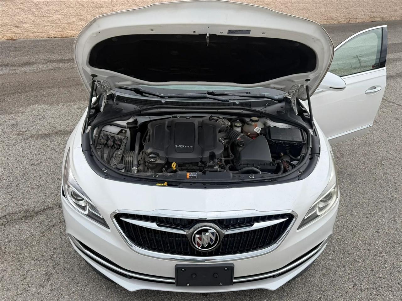 Buick LaCrosse 4dr Sdn Premium FWD 2017