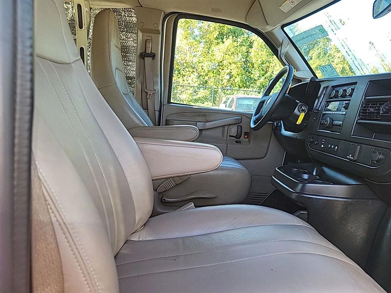 Chevrolet Express Cargo Van RWD 2500 135" 2019