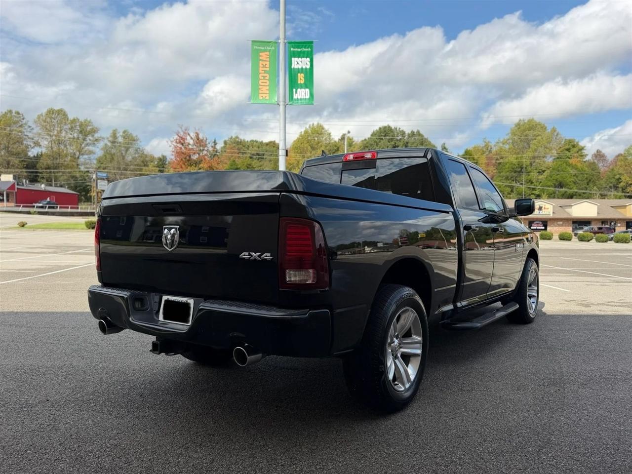 RAM 1500 4WD Quad Cab 140.5" Sport 2013