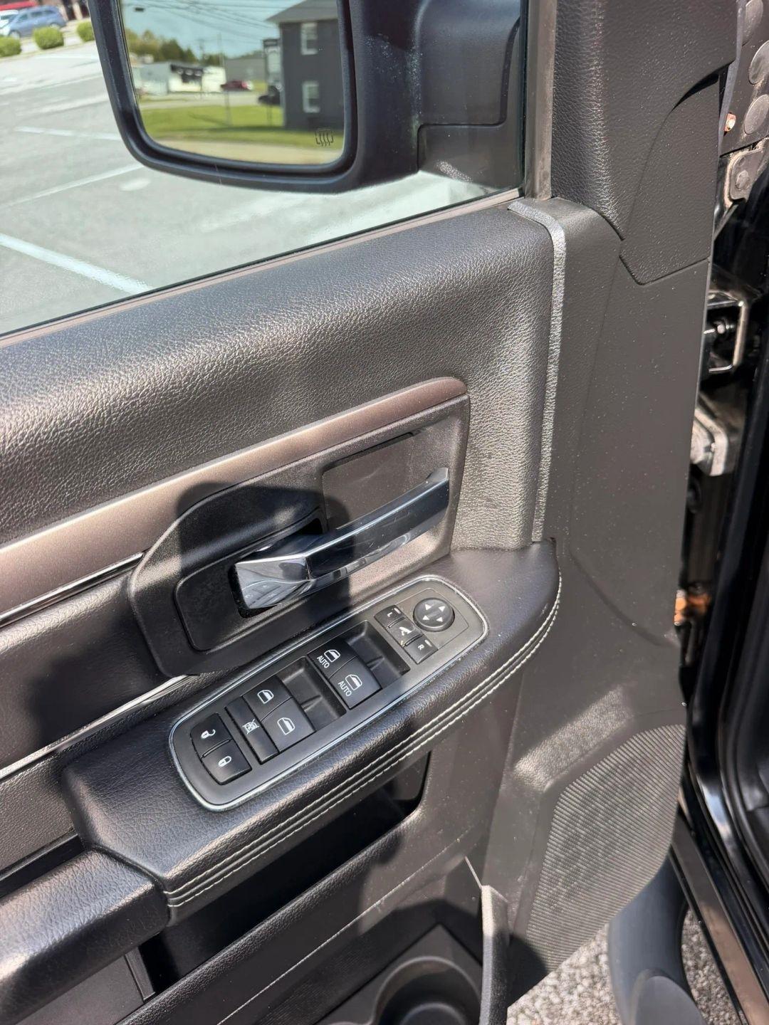 RAM 1500 4WD Quad Cab 140.5" Sport 2013