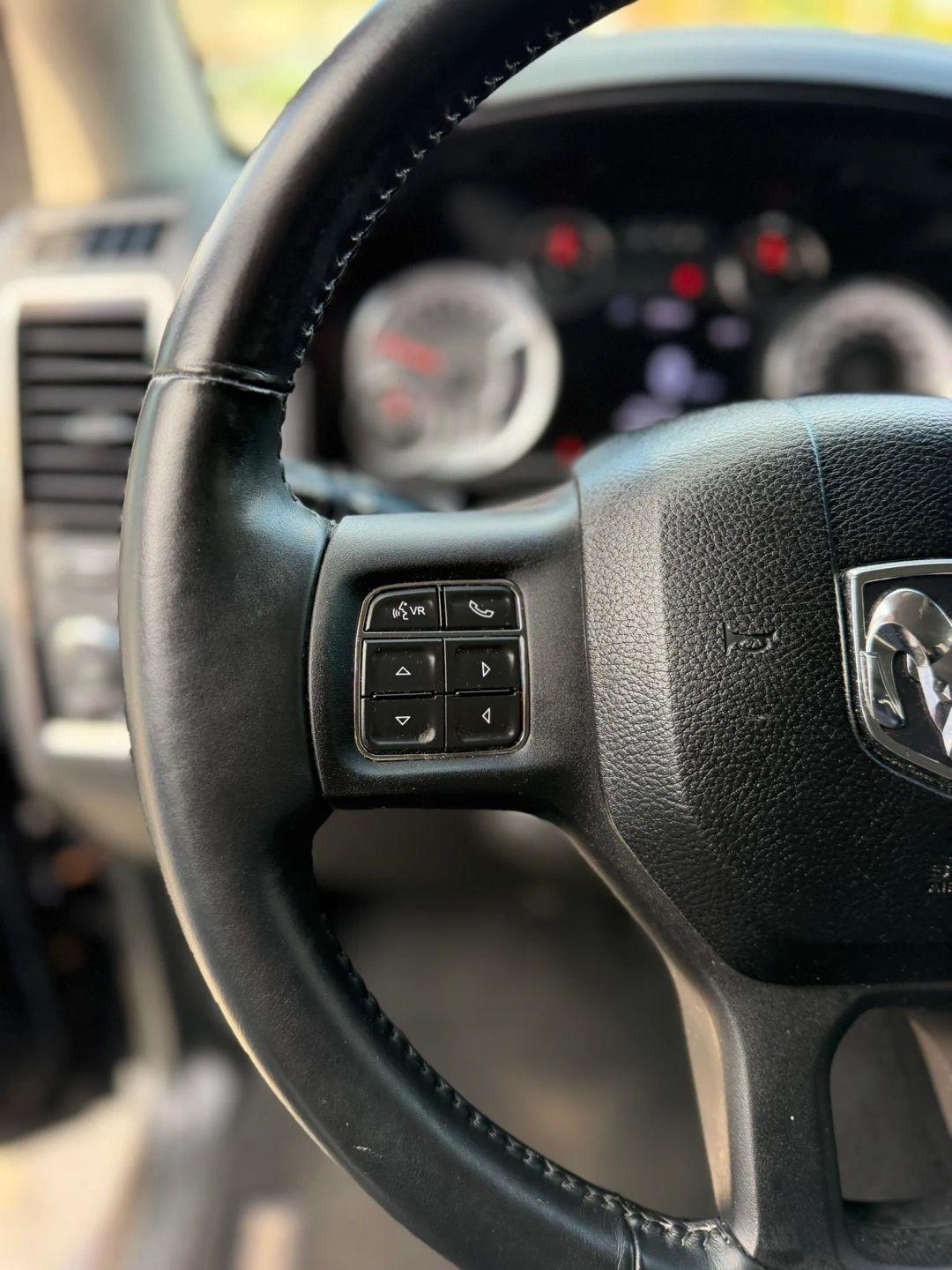 RAM 1500 4WD Quad Cab 140.5" Sport 2013