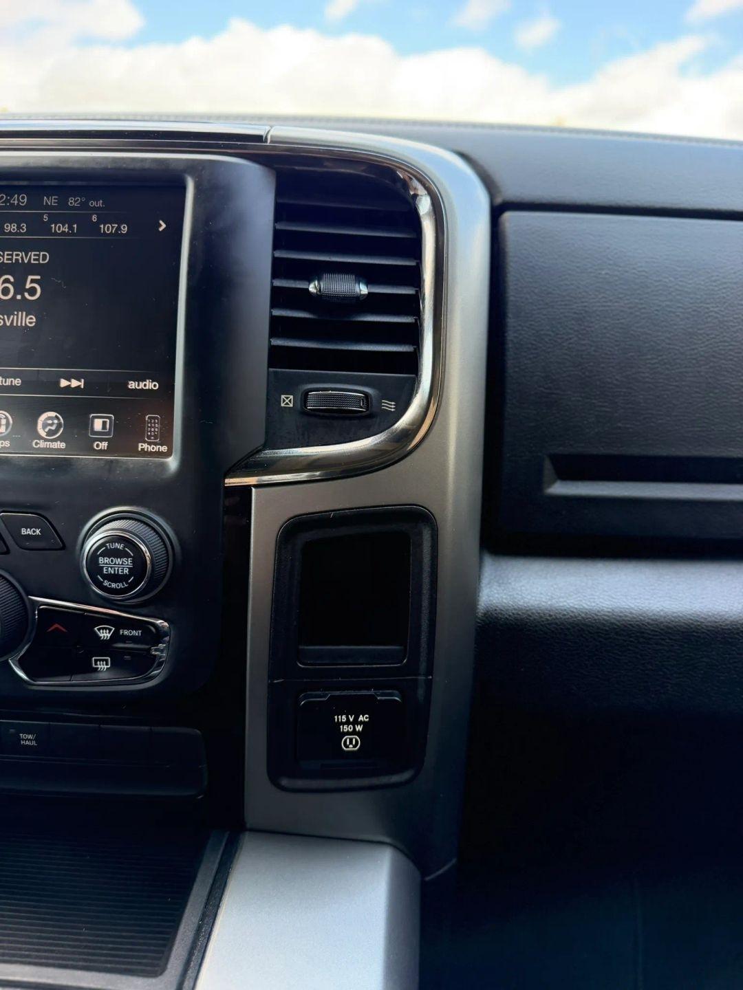 RAM 1500 4WD Quad Cab 140.5" Sport 2013