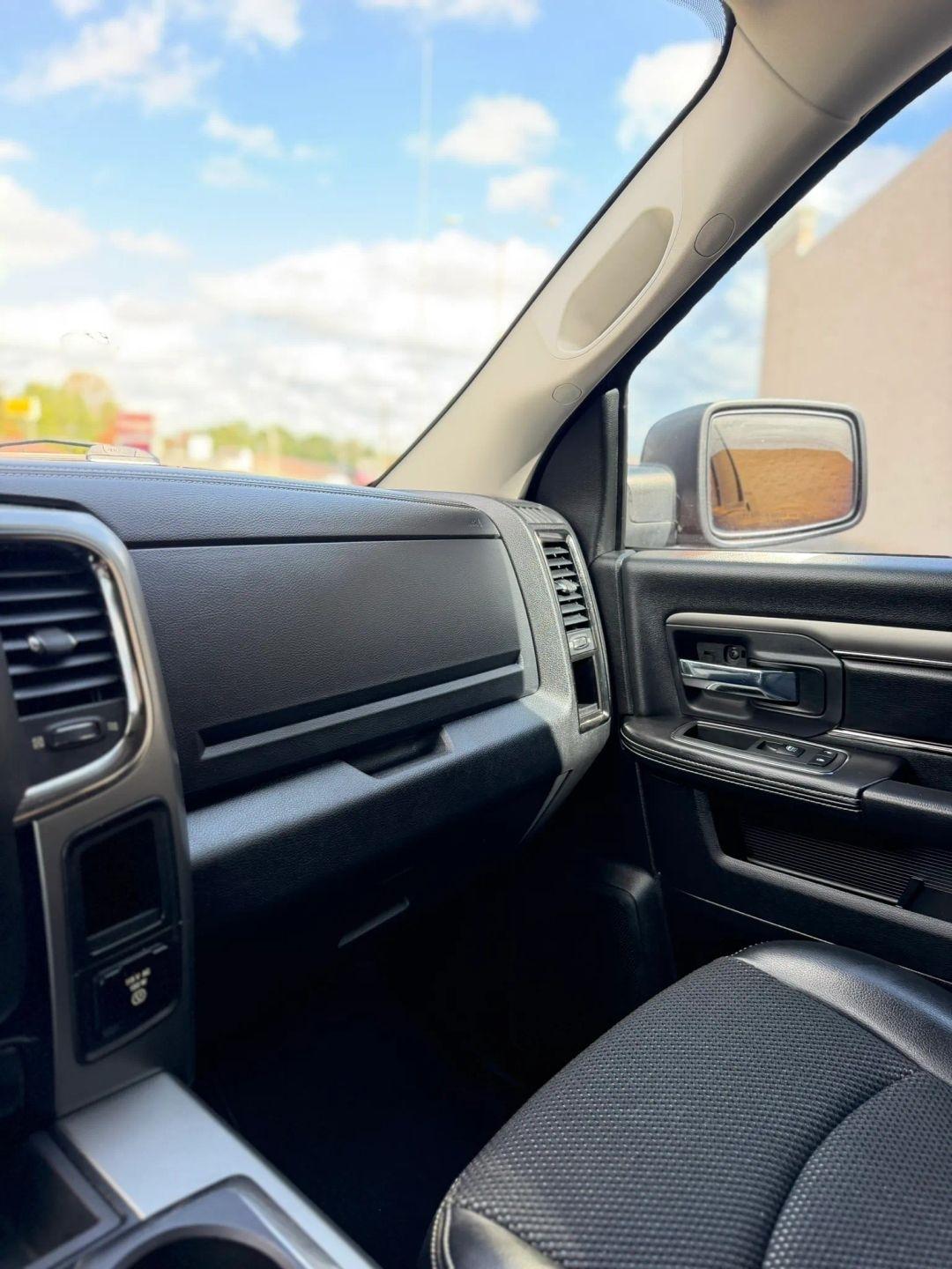 RAM 1500 4WD Quad Cab 140.5" Sport 2013
