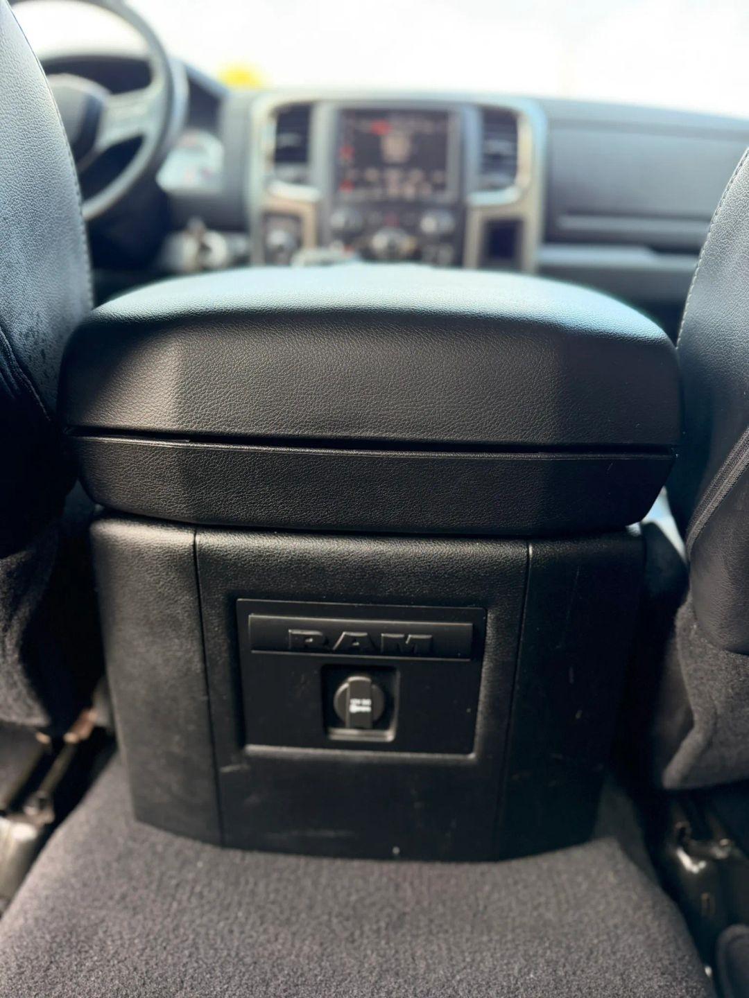 RAM 1500 4WD Quad Cab 140.5" Sport 2013