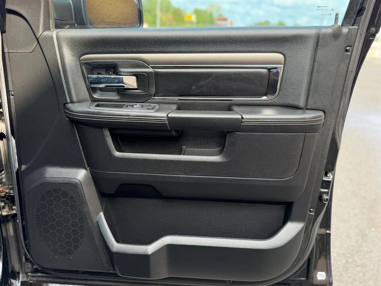 RAM 1500 4WD Quad Cab 140.5" Sport 2013