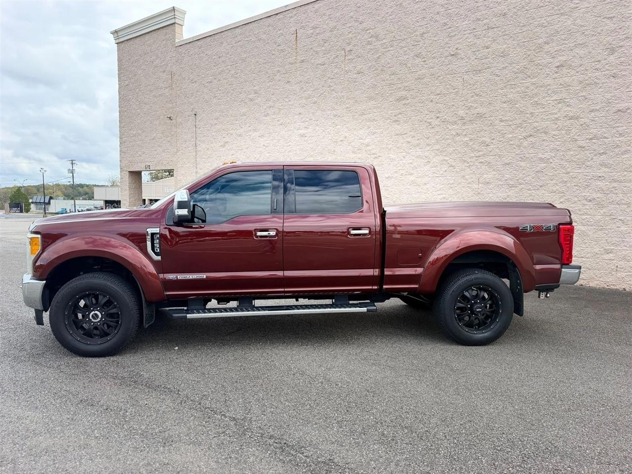Ford Super Duty F-250 SRW King Ranch 4WD Crew Cab 8' Box 2017