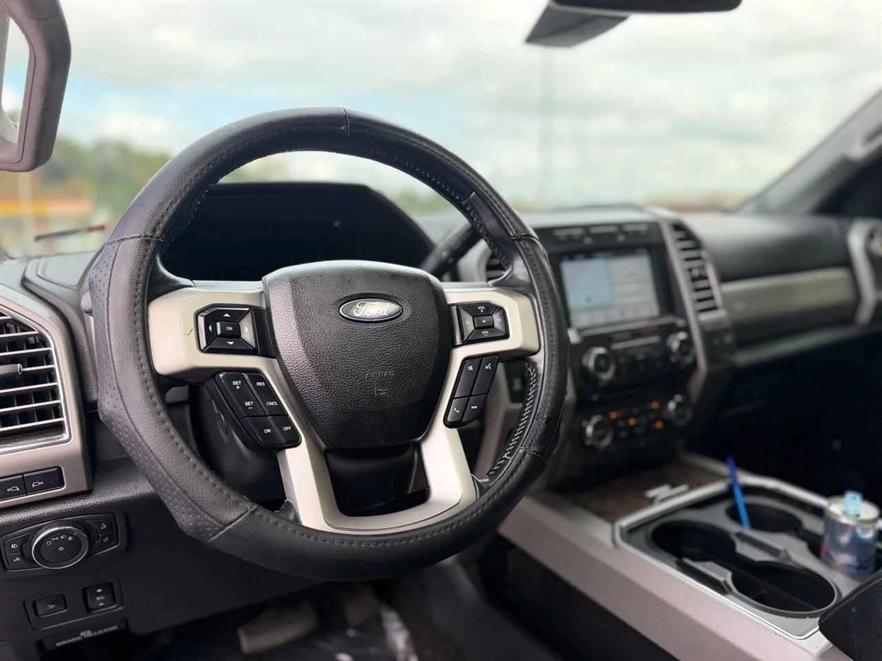 Ford Super Duty F-250 SRW King Ranch 4WD Crew Cab 8' Box 2017