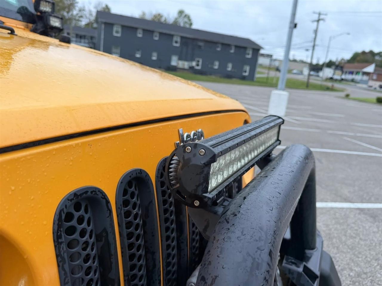 Jeep Wrangler Unlimited 4WD 4dr Rubicon 2012