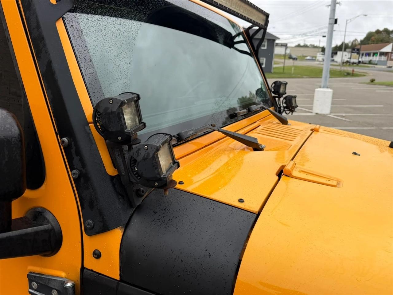 Jeep Wrangler Unlimited 4WD 4dr Rubicon 2012