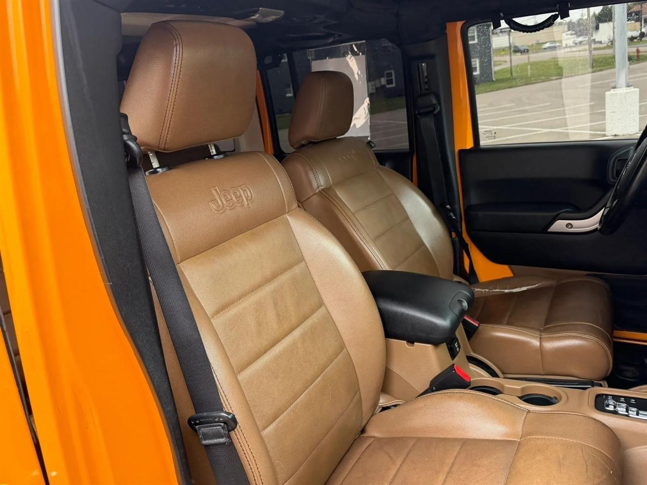 Jeep Wrangler Unlimited 4WD 4dr Rubicon 2012