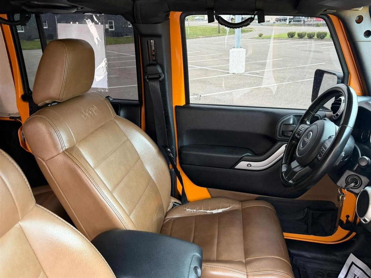 Jeep Wrangler Unlimited 4WD 4dr Rubicon 2012