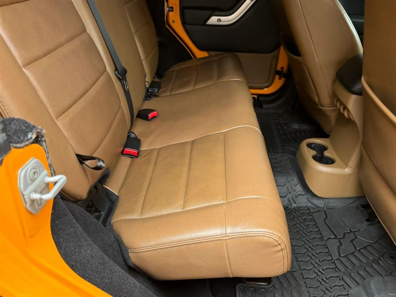 Jeep Wrangler Unlimited 4WD 4dr Rubicon 2012
