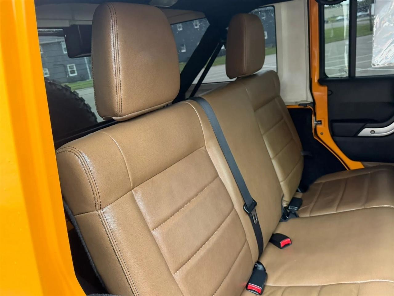 Jeep Wrangler Unlimited 4WD 4dr Rubicon 2012