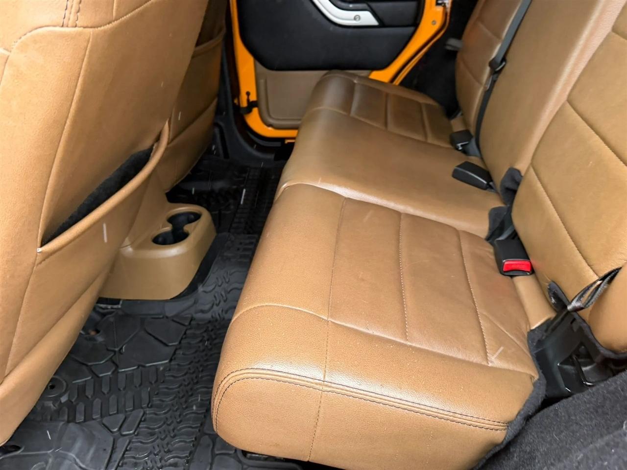 Jeep Wrangler Unlimited 4WD 4dr Rubicon 2012