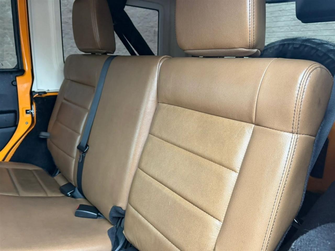 Jeep Wrangler Unlimited 4WD 4dr Rubicon 2012