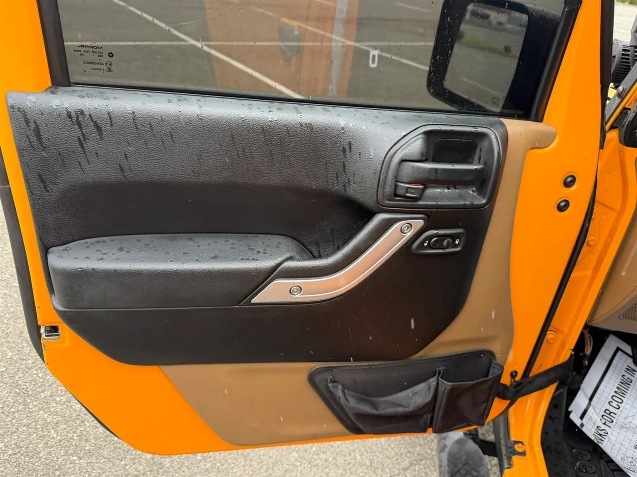 Jeep Wrangler Unlimited 4WD 4dr Rubicon 2012