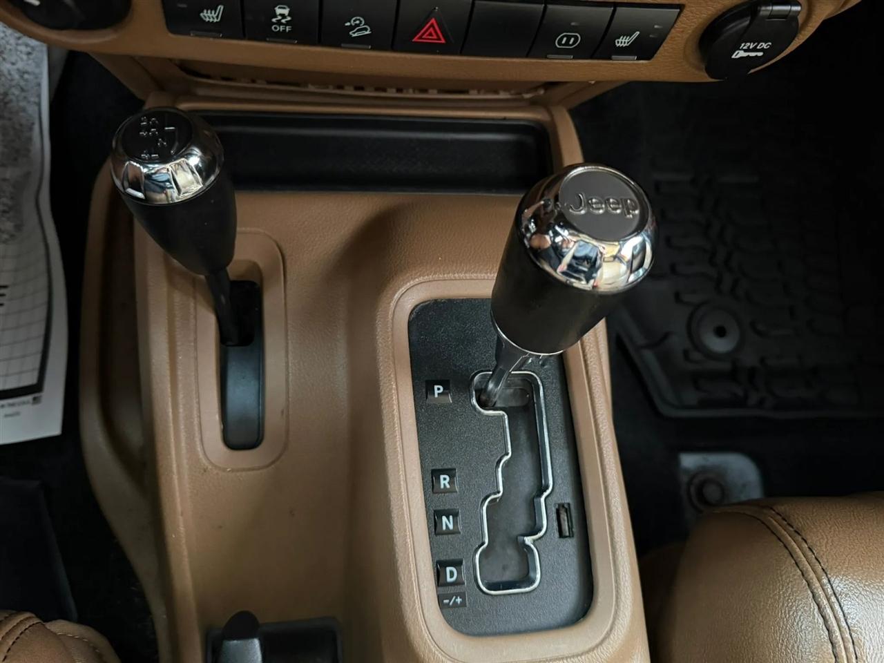 Jeep Wrangler Unlimited 4WD 4dr Rubicon 2012