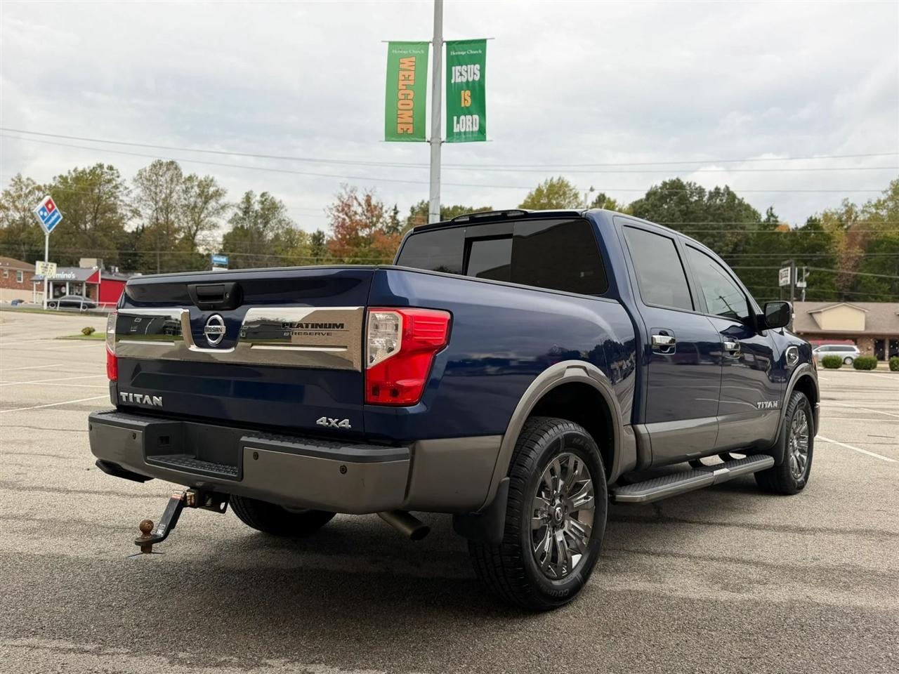 Nissan Titan 4x4 Crew Cab Platinum Reserve 2017