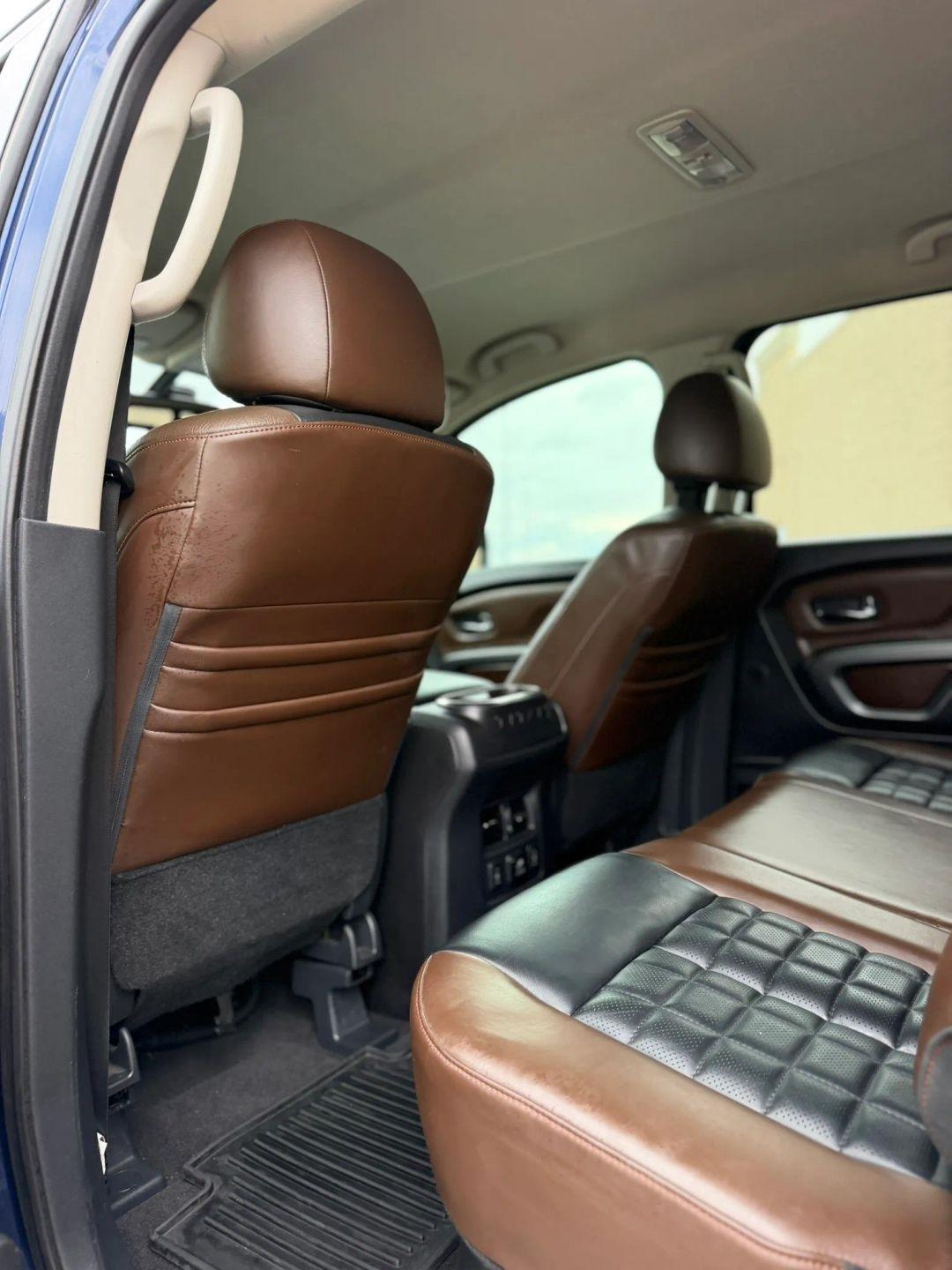 Nissan Titan 4x4 Crew Cab Platinum Reserve 2017