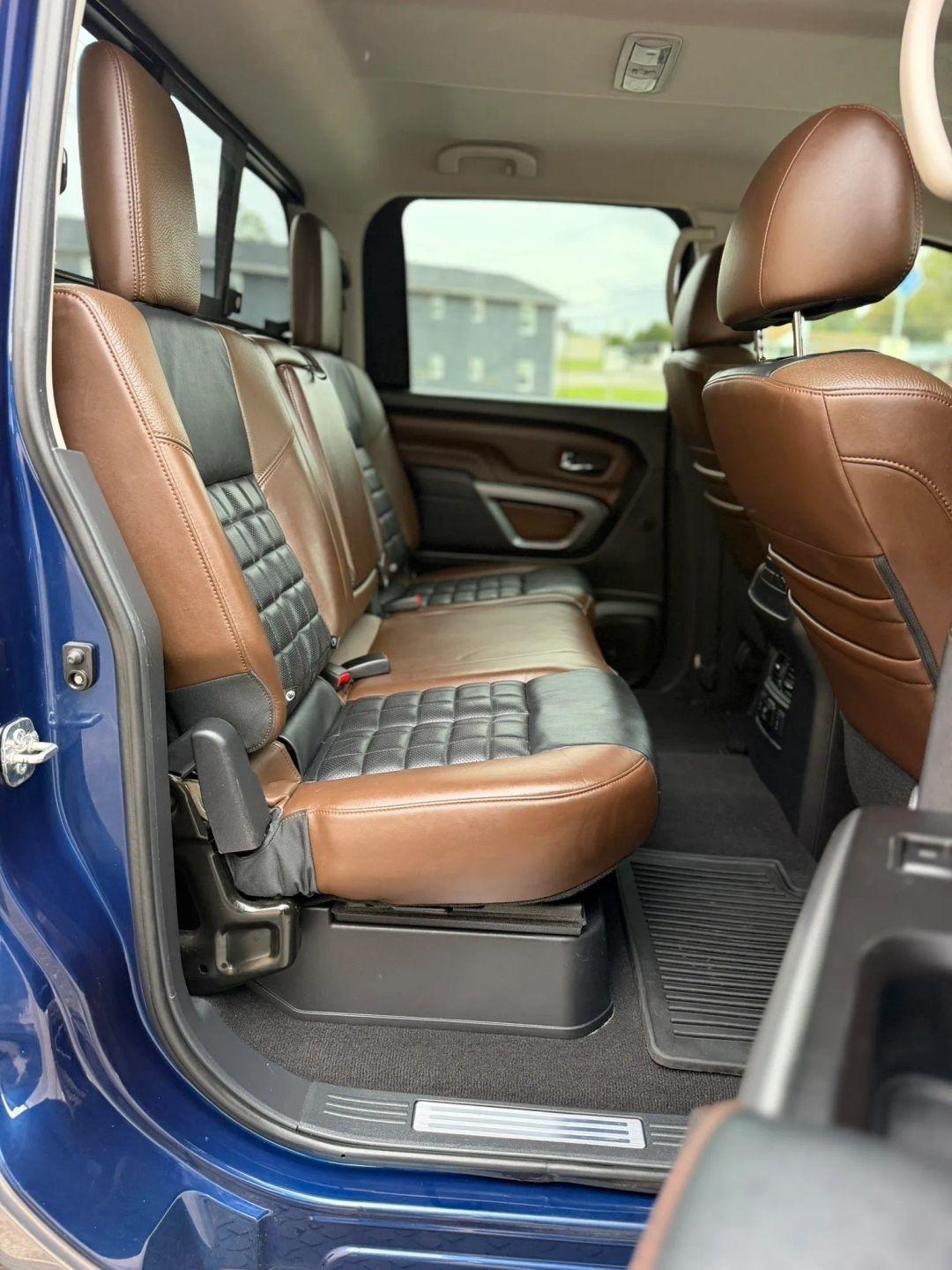 Nissan Titan 4x4 Crew Cab Platinum Reserve 2017