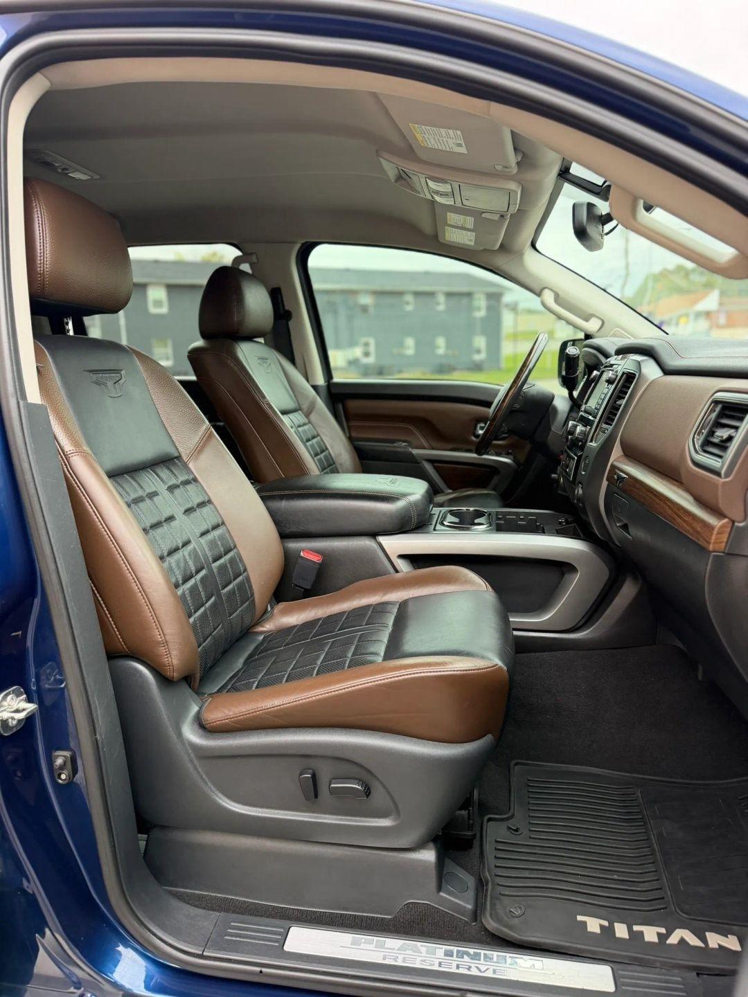 Nissan Titan 4x4 Crew Cab Platinum Reserve 2017