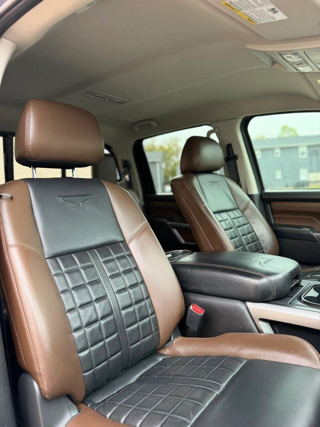 Nissan Titan 4x4 Crew Cab Platinum Reserve 2017