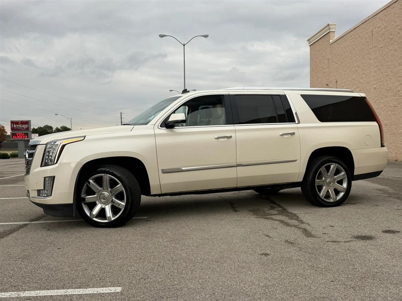 Cadillac Escalade ESV 4WD 4dr Premium 2015