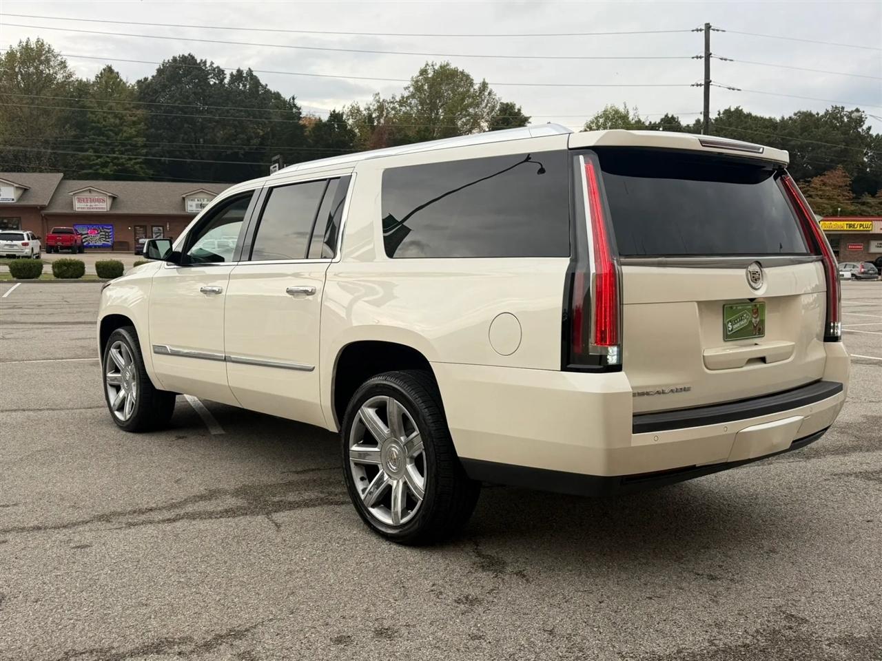Cadillac Escalade ESV 4WD 4dr Premium 2015