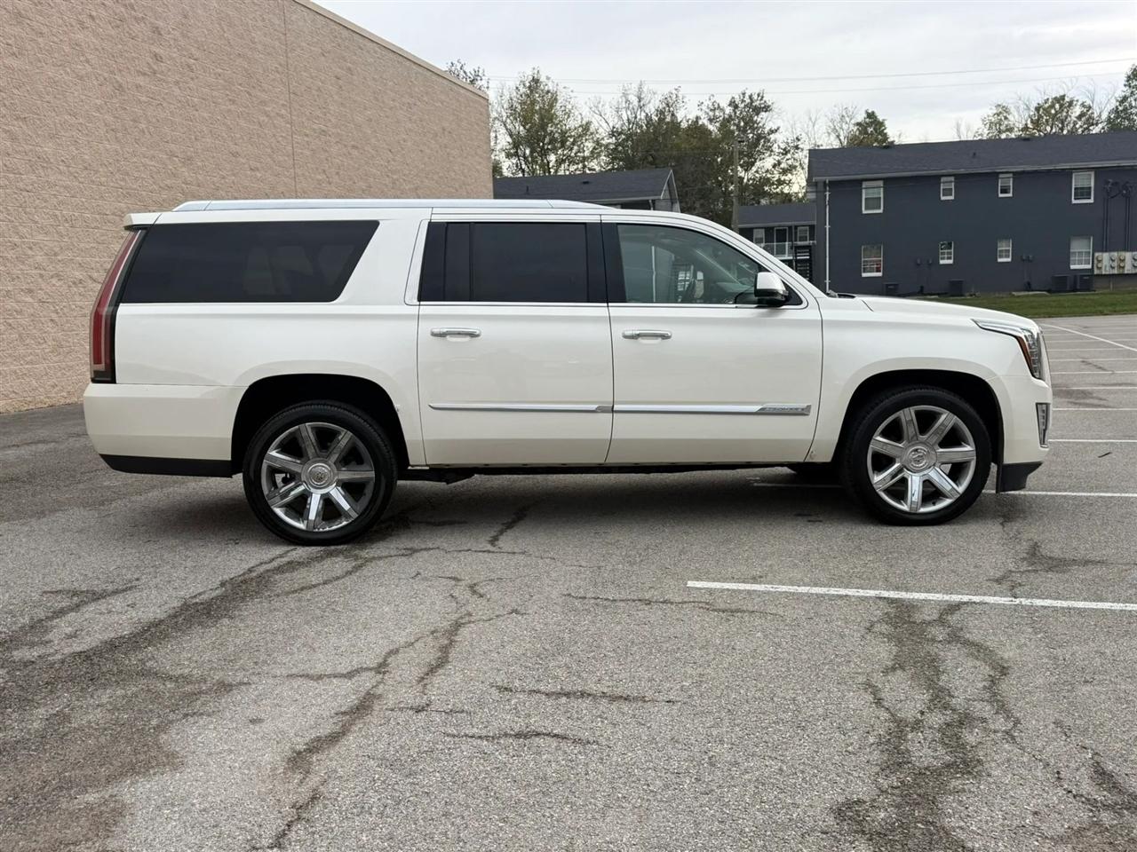 Cadillac Escalade ESV 4WD 4dr Premium 2015