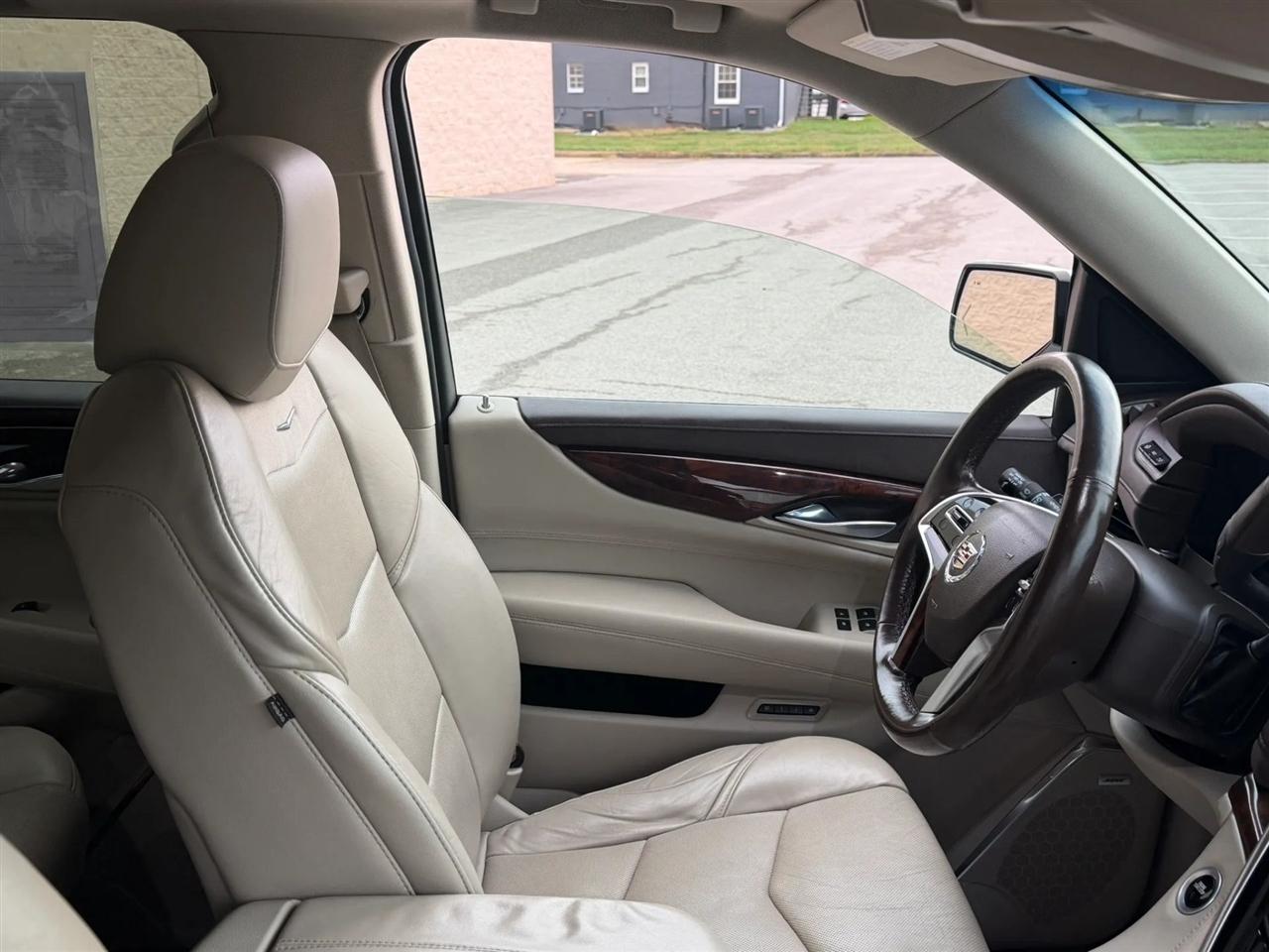Cadillac Escalade ESV 4WD 4dr Premium 2015