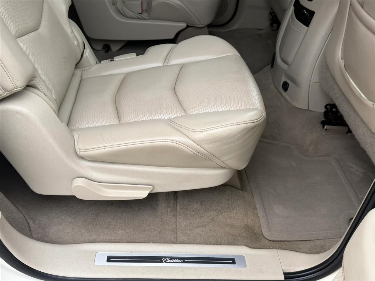 Cadillac Escalade ESV 4WD 4dr Premium 2015