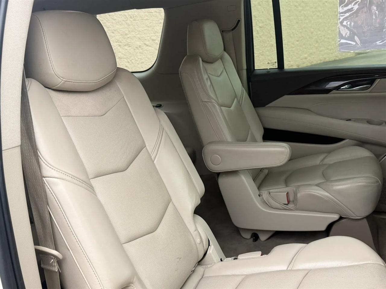 Cadillac Escalade ESV 4WD 4dr Premium 2015