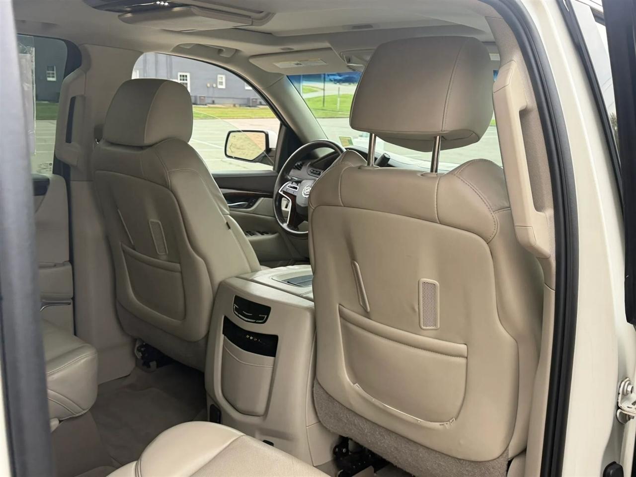 Cadillac Escalade ESV 4WD 4dr Premium 2015