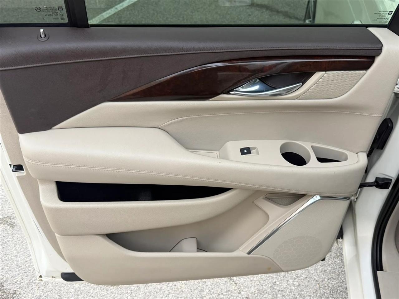 Cadillac Escalade ESV 4WD 4dr Premium 2015